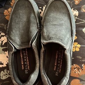 Men’s Sketchers size 9.5 Grey canvas material